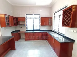 2bdrm Apartment in Kimara Stop Over for rent