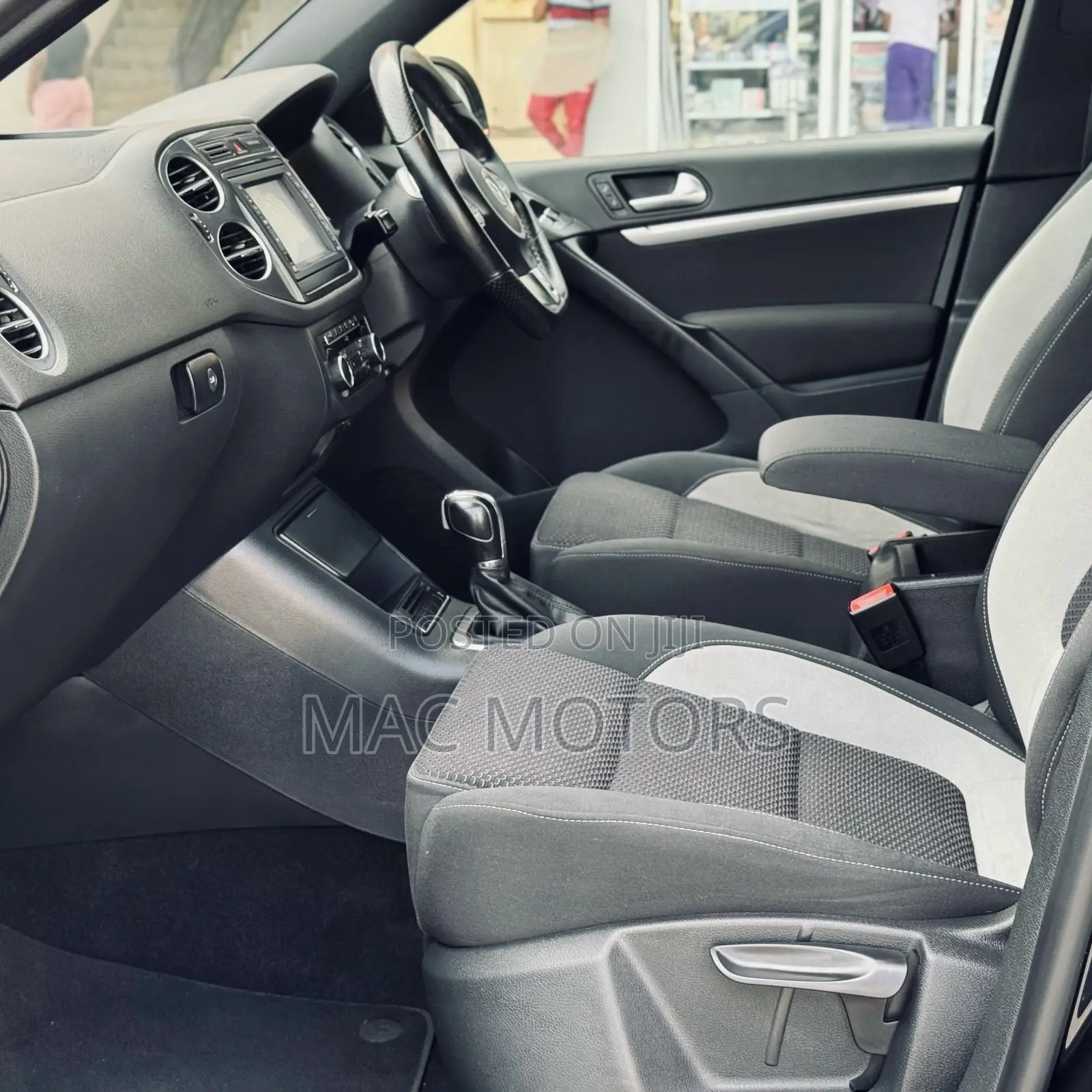 Volkswagen Tiguan 2012 Black