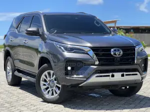 Toyota Fortuner 2.8 D AWD 2022 Gray