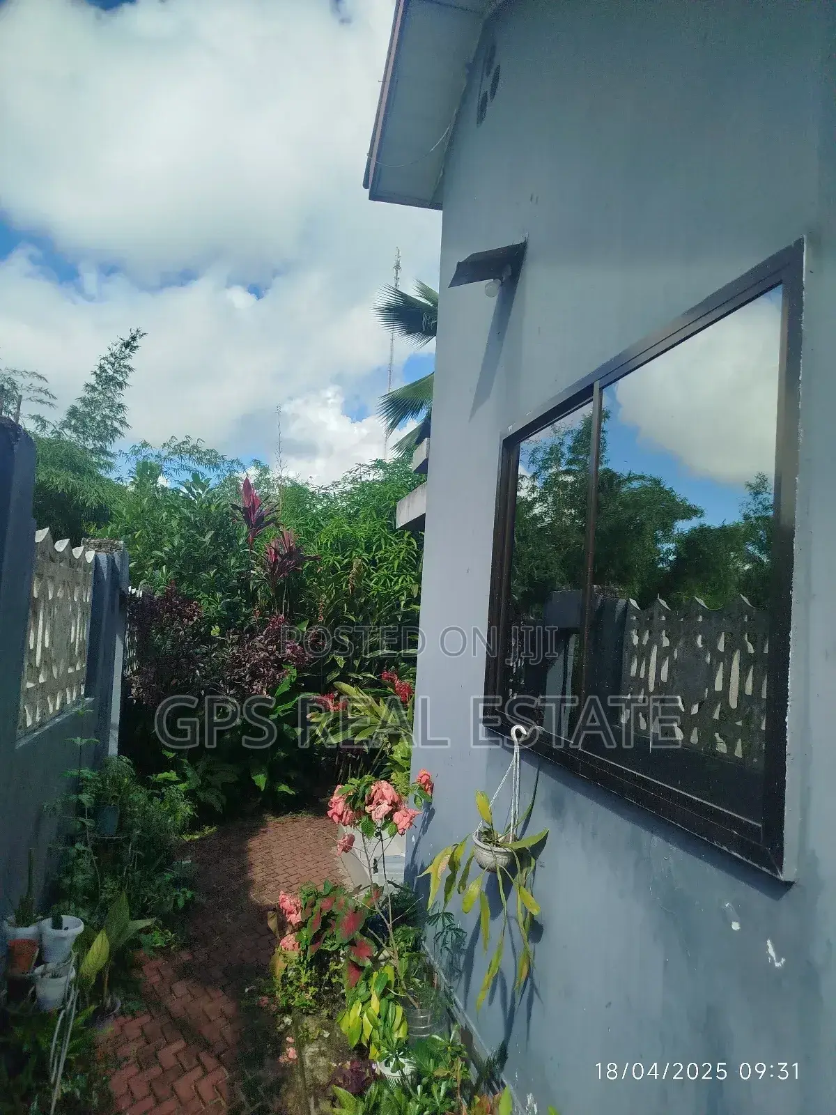 9bdrm Apartment in Kibamba Kwa Mangi, Kinondoni for sale