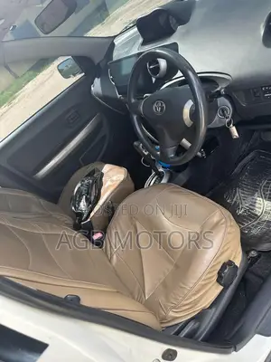 Toyota IST 2004 White