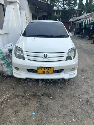 Toyota IST 2004 White