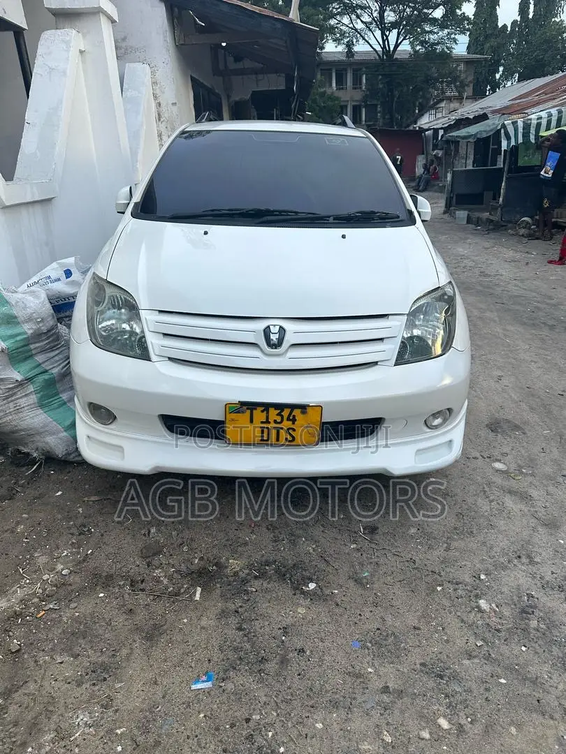 Toyota IST 2004 White