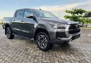 Toyota Hilux 2023 Gray