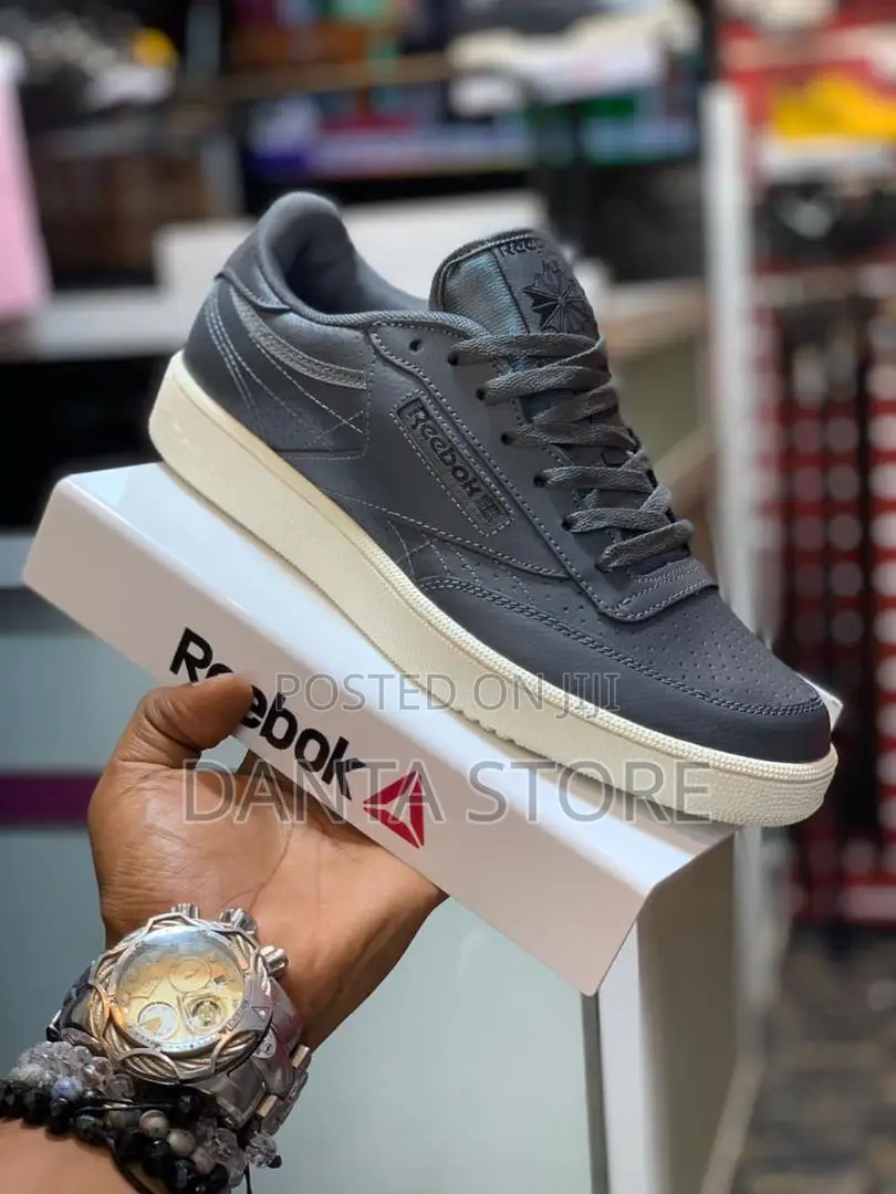 Reebok Sneakers
