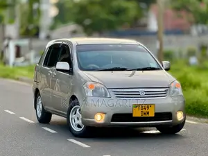 Toyota Raum 2003 Beige