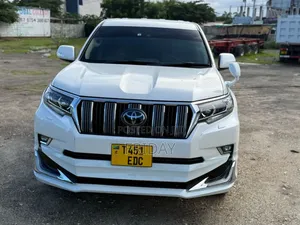 Toyota Land Cruiser Prado 2022 White