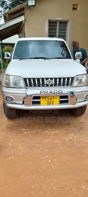 Toyota Land Cruiser Prado 2005 White