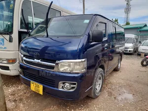 Toyota Quantum 2012 Blue