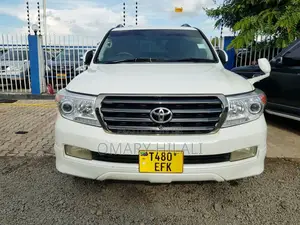 Toyota Land Cruiser 2010 White