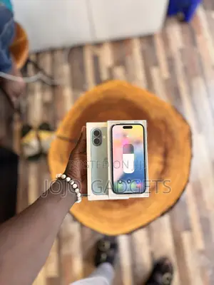 Apple iPhone 16 128 GB Green