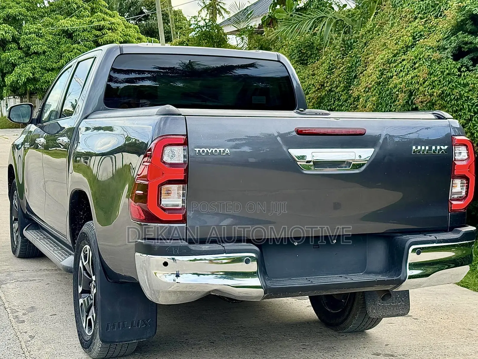 Toyota Hilux 2023 Gray