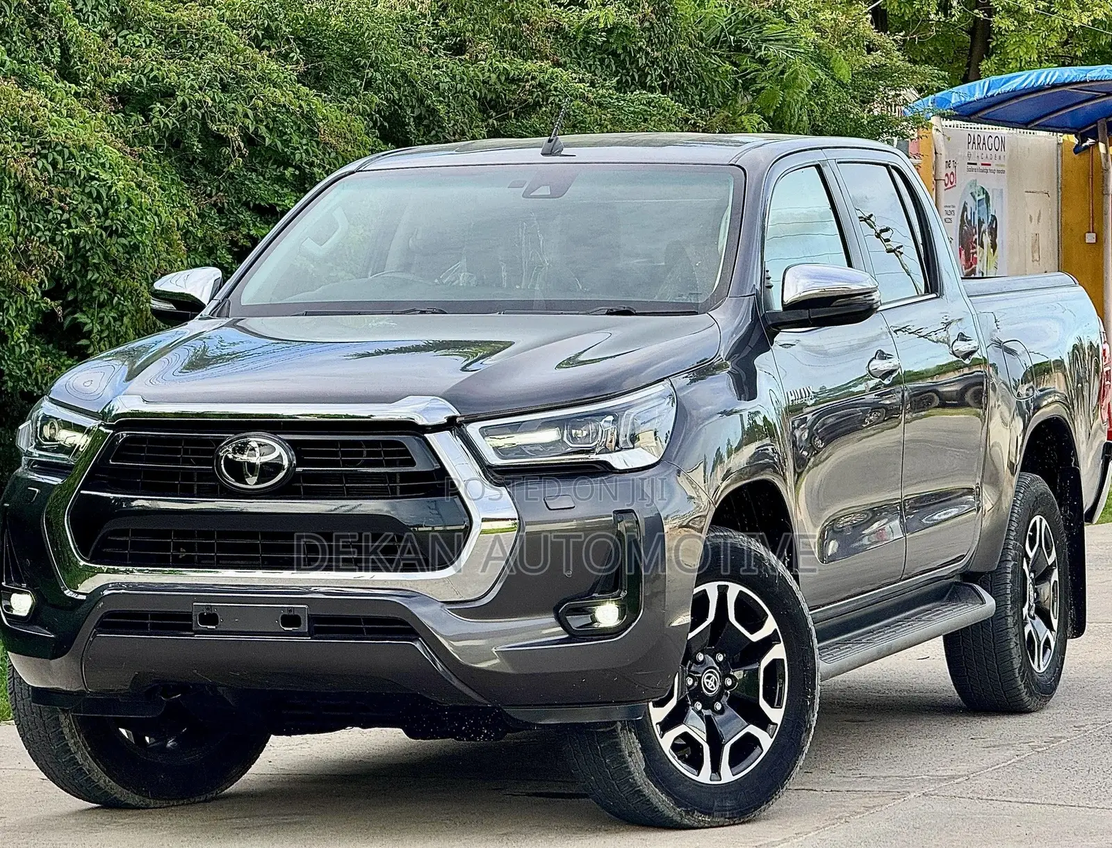 Toyota Hilux 2023 Gray