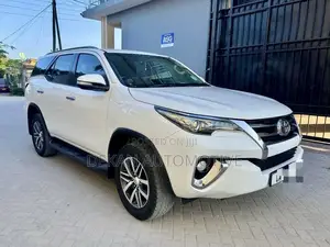 Toyota Fortuner 2018 White
