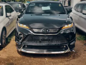 Toyota Harrier 2.0 2021 Black