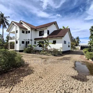 6bdrm House in Bahari Beach, Kunduchi for sale