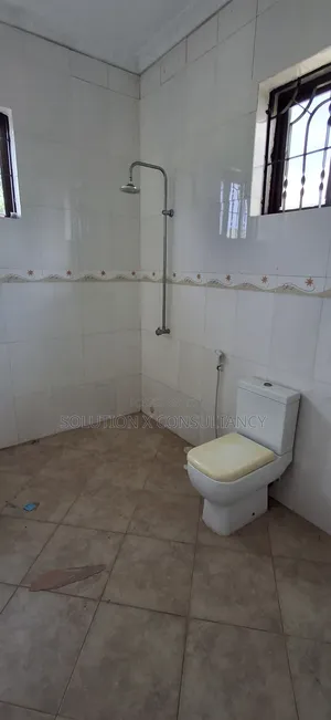 6bdrm House in Kunduchi for sale