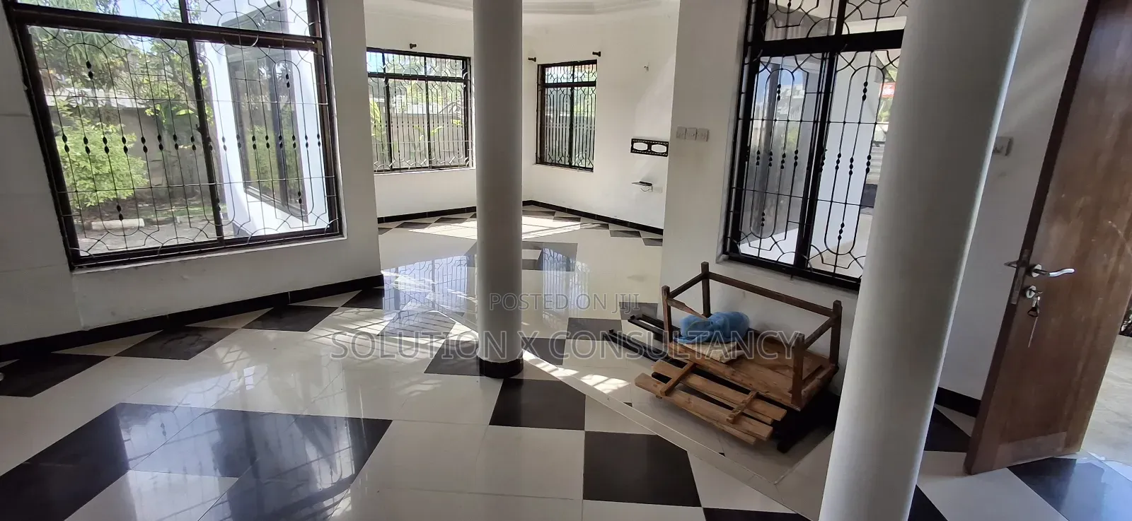 6bdrm House in Kunduchi for sale