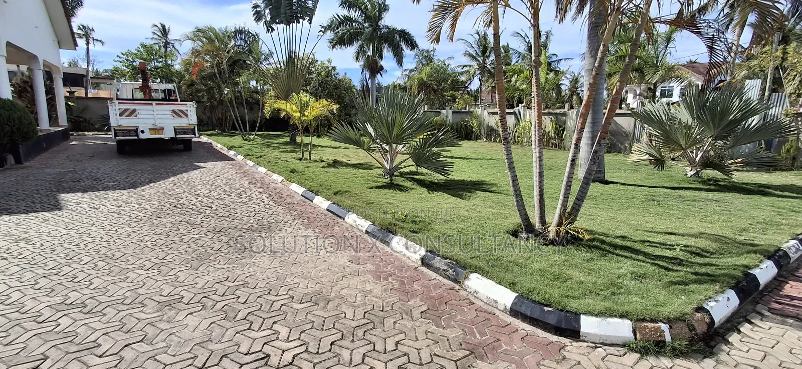 6bdrm House in Kunduchi for sale