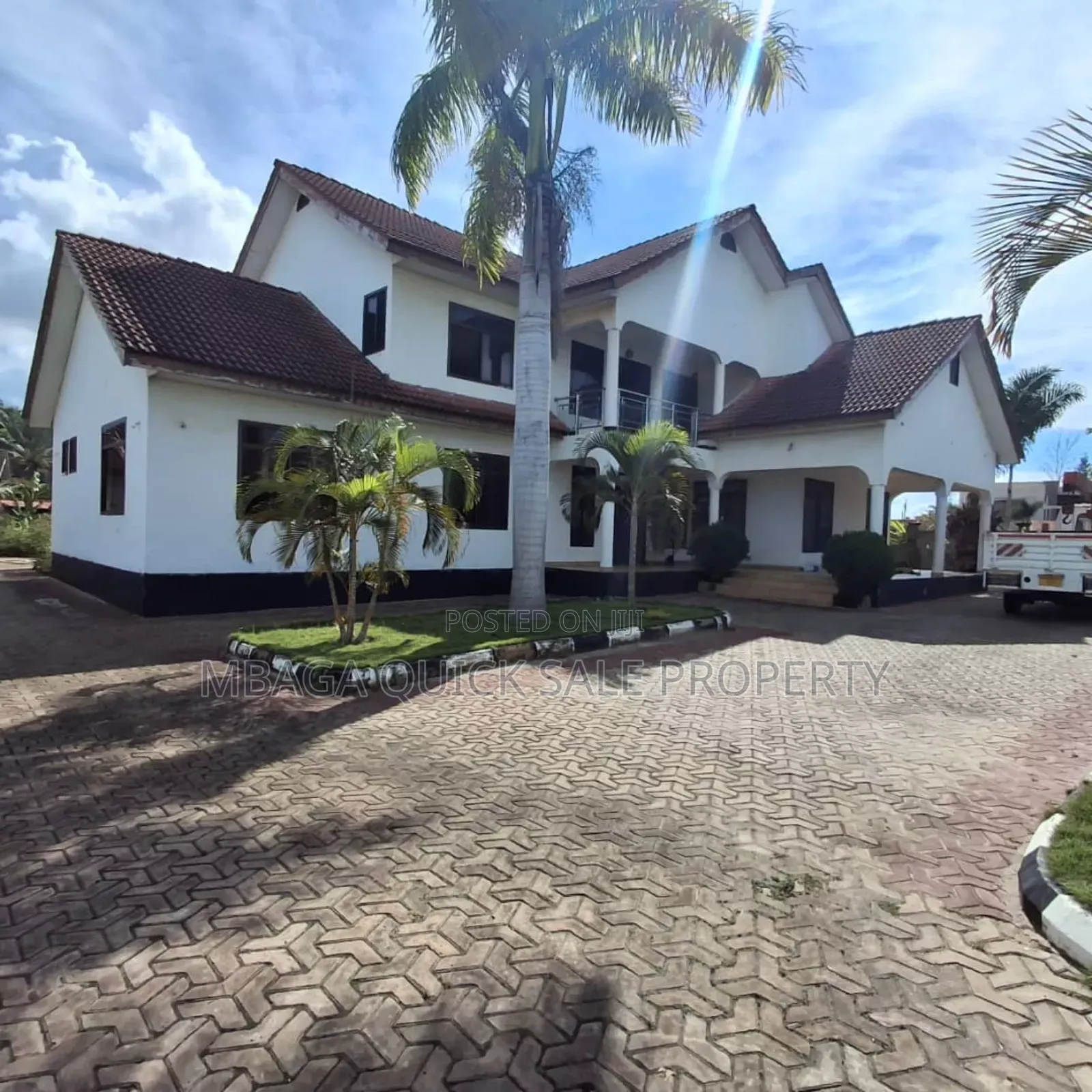6bdrm House in Bahari Beach, Kunduchi for sale