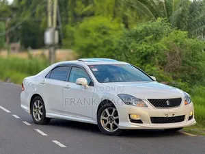 Toyota Crown 2009 White