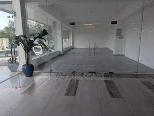 Showroom/Office on Gf for Rent in the Peninsula