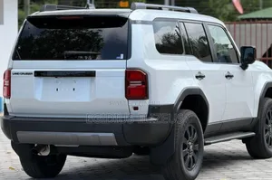 Toyota Land Cruiser Prado 2024 White