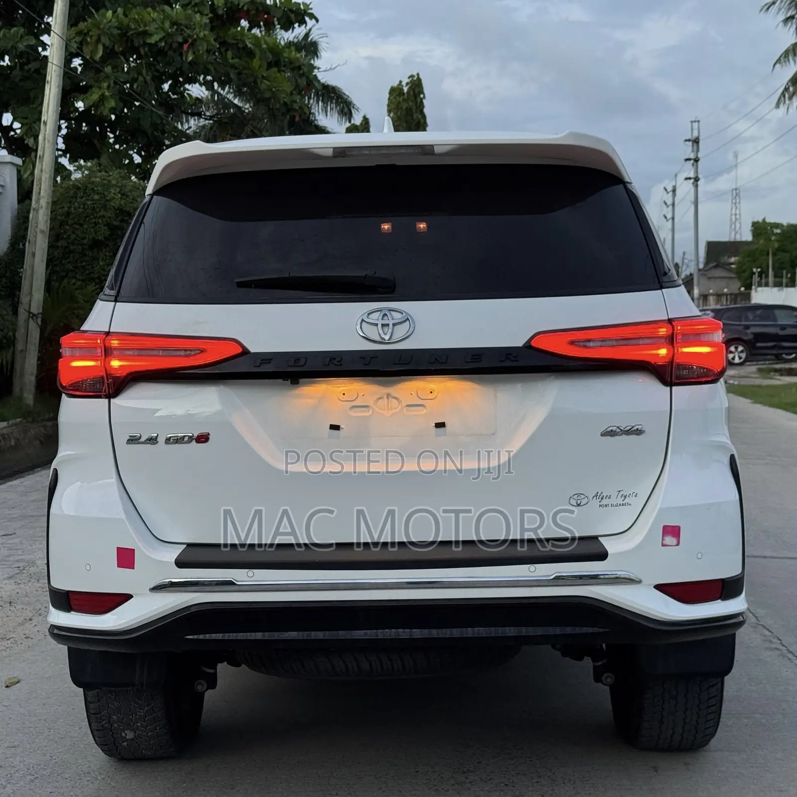 Toyota Fortuner 2.4 D AWD 2023 White