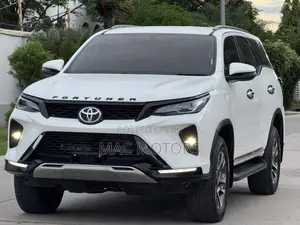 Toyota Fortuner 2.4 D AWD 2023 White