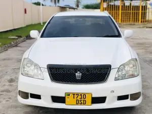 Toyota Crown Royale 2005 White