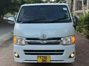 Toyota HiAce 2011 White