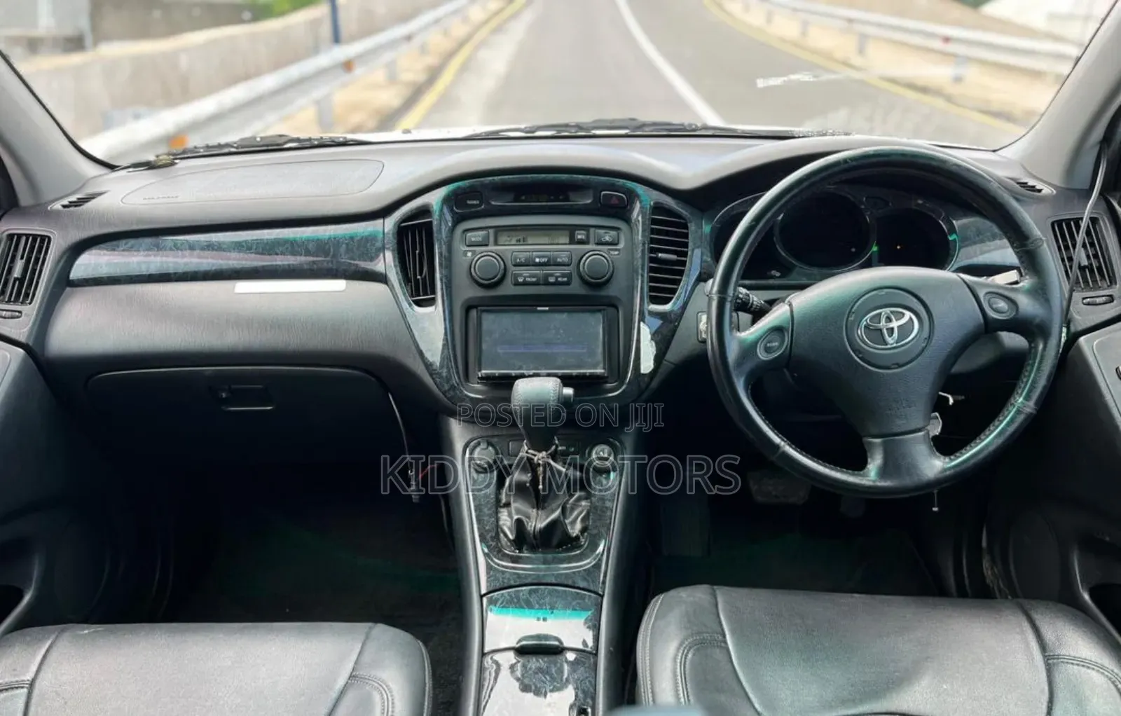 Toyota Kluger 2005 White
