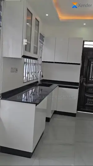 Simple and Luxurious Kitchen Cabinets