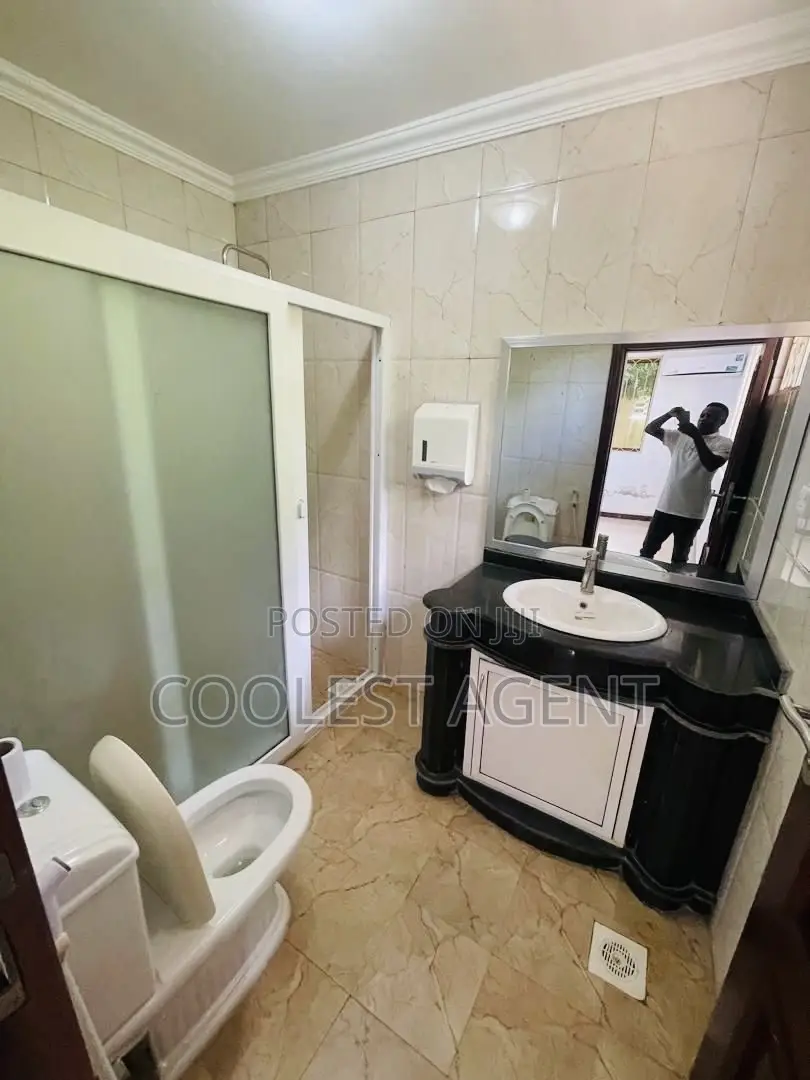 5bdrm House in Coolest Estate, Masaki for rent