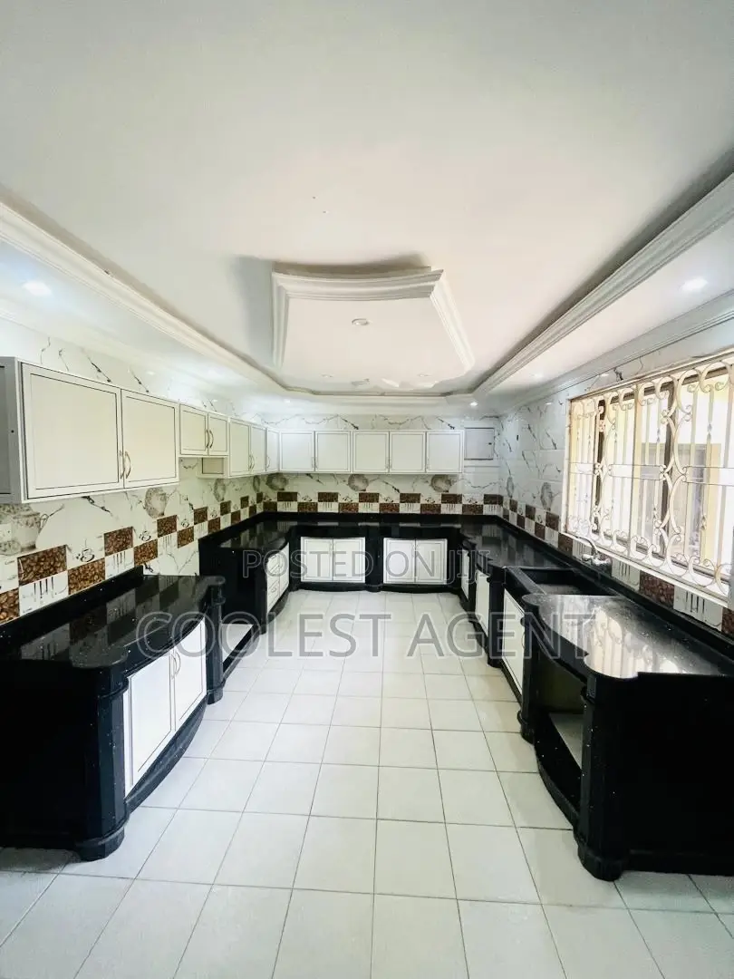 5bdrm House in Coolest Estate, Masaki for rent