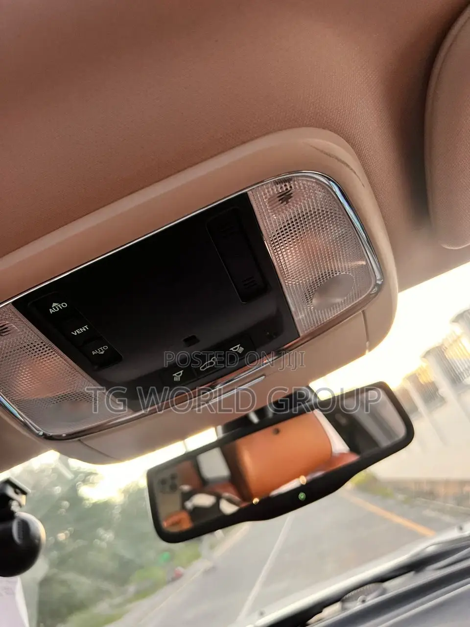 Jeep Cherokee 2010 White