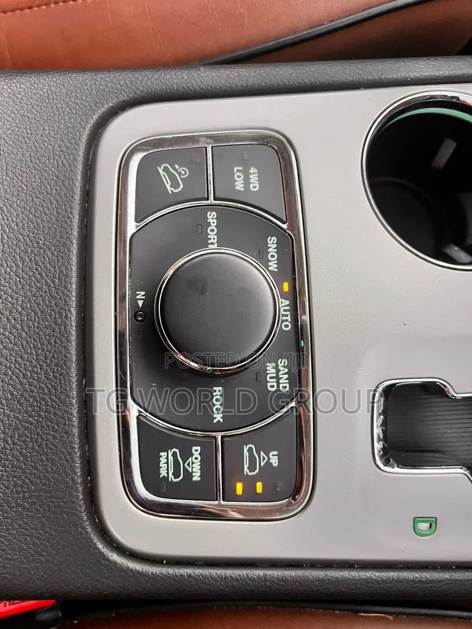Jeep Cherokee 2010 White