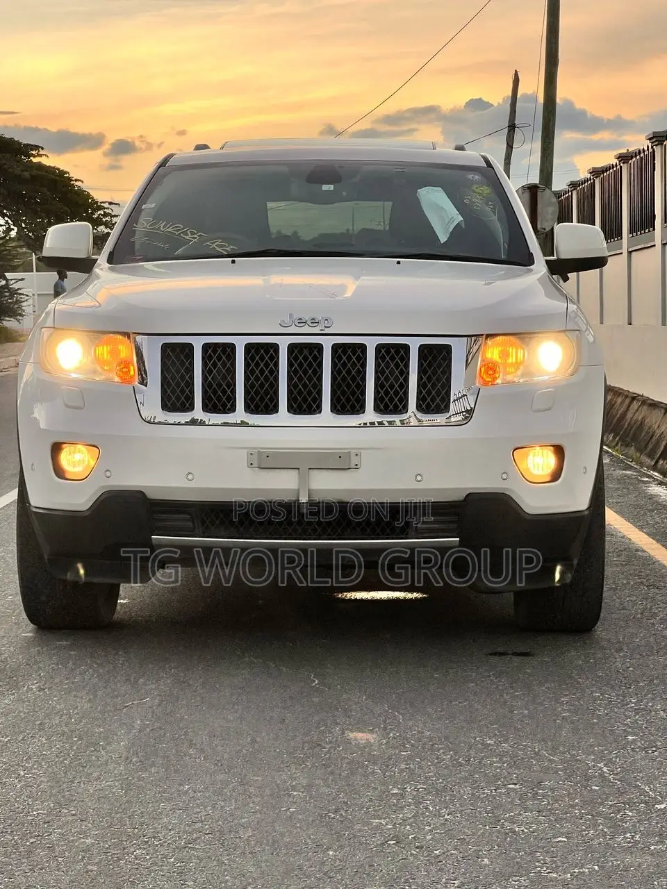 Jeep Cherokee 2010 White