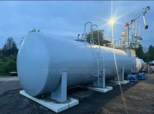Refuelling Tank With Top Loading Arm