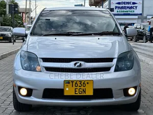 Toyota IST 2006 Silver