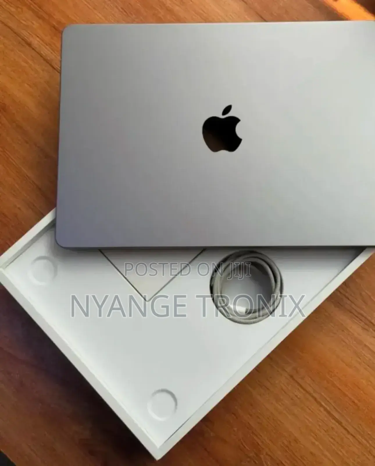 New Laptop Apple MacBook Air 2022 M2 8GB Intel Core M2 SSD 256GB