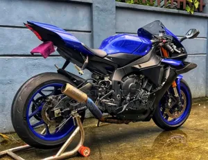 Yamaha R1 2020 Blue