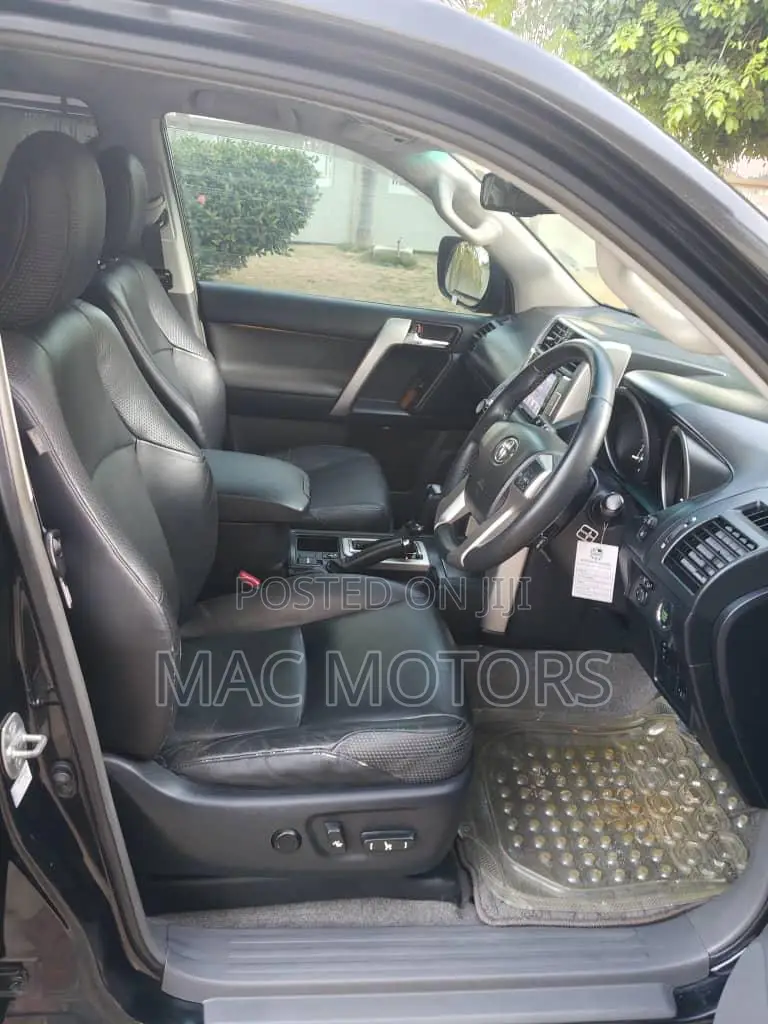 Toyota Land Cruiser Prado 2.7 i 2011 Black