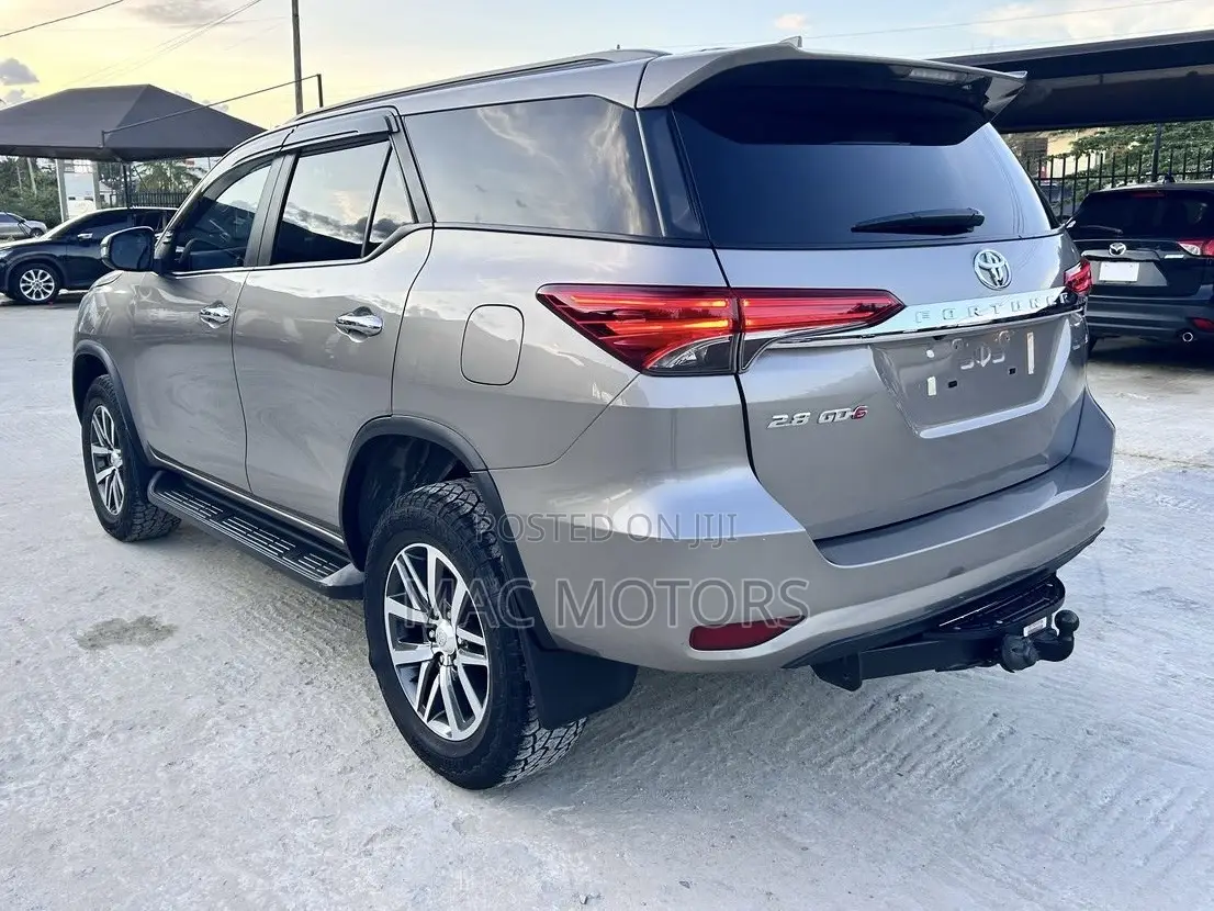Toyota Fortuner 2.8 D AWD 2018 Gray