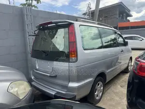 Toyota Noah 2001 Silver