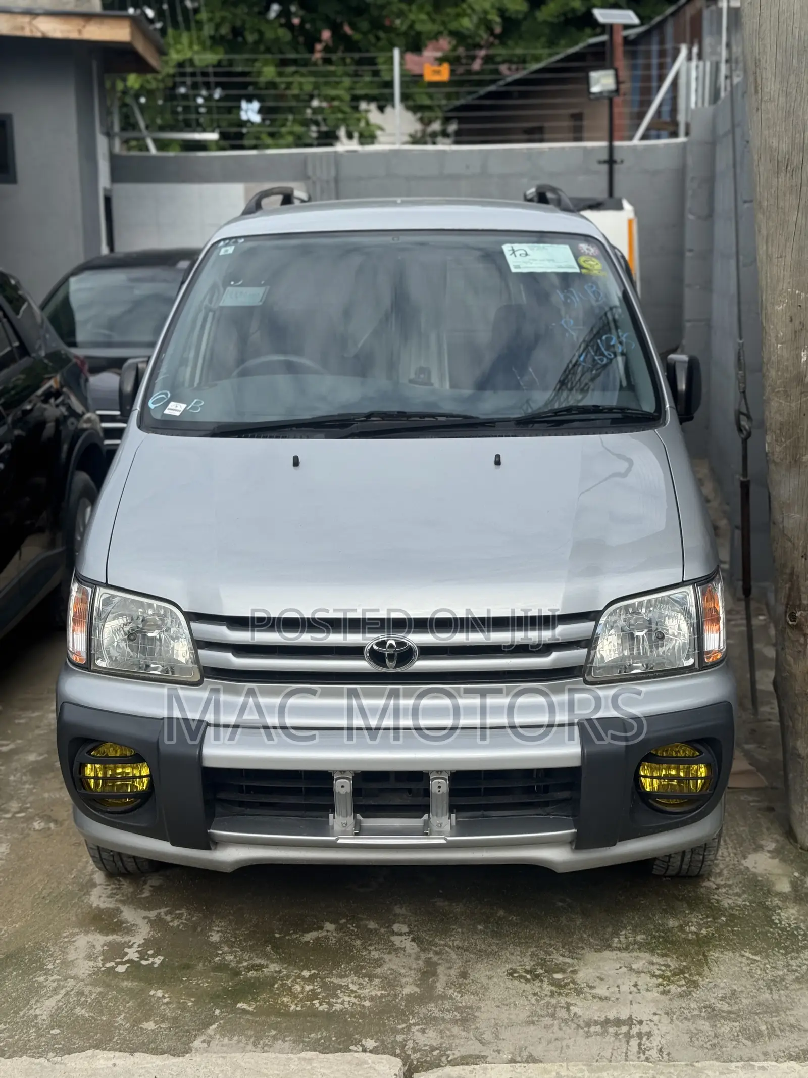 Toyota Noah 2001 Silver