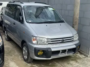 Toyota Noah 2001 Silver