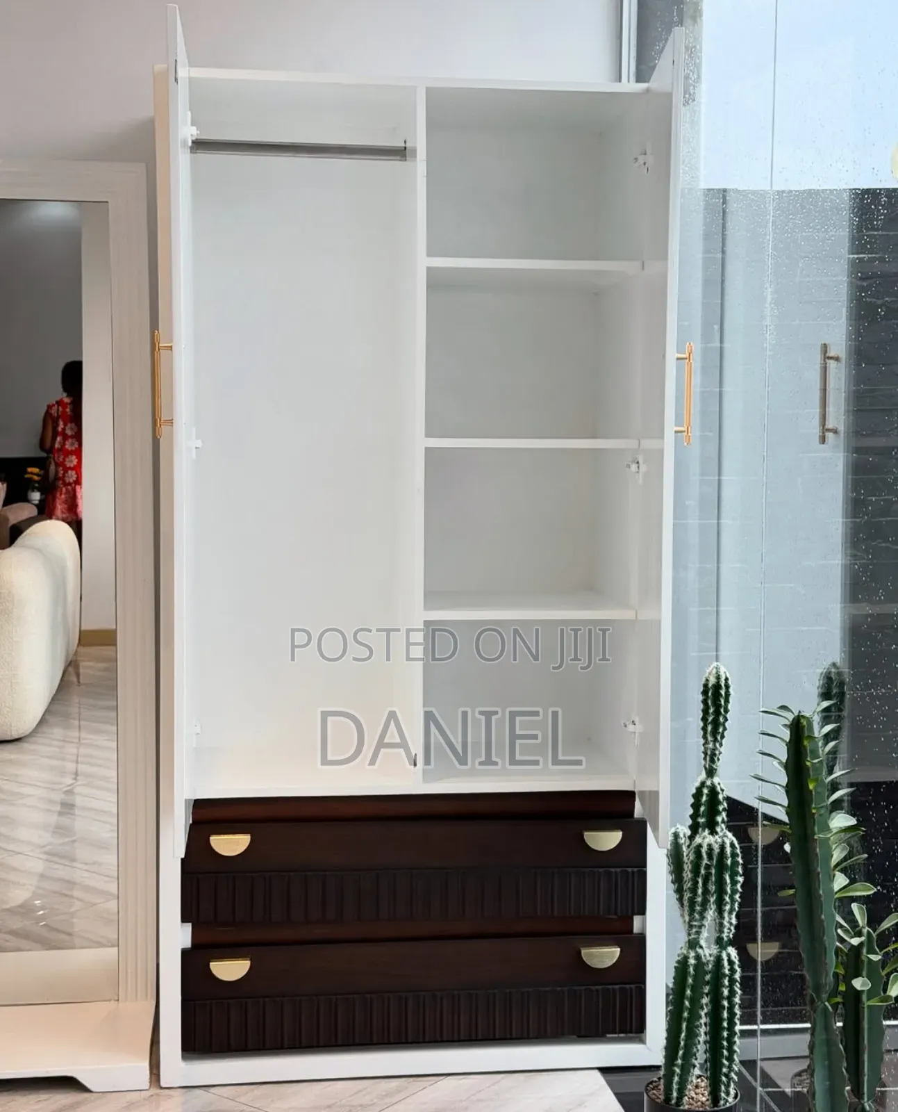 Seti Ya Kabati Na Dressing Table White and Dark Brown