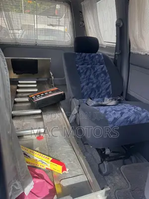 Toyota Noah 2001 Silver
