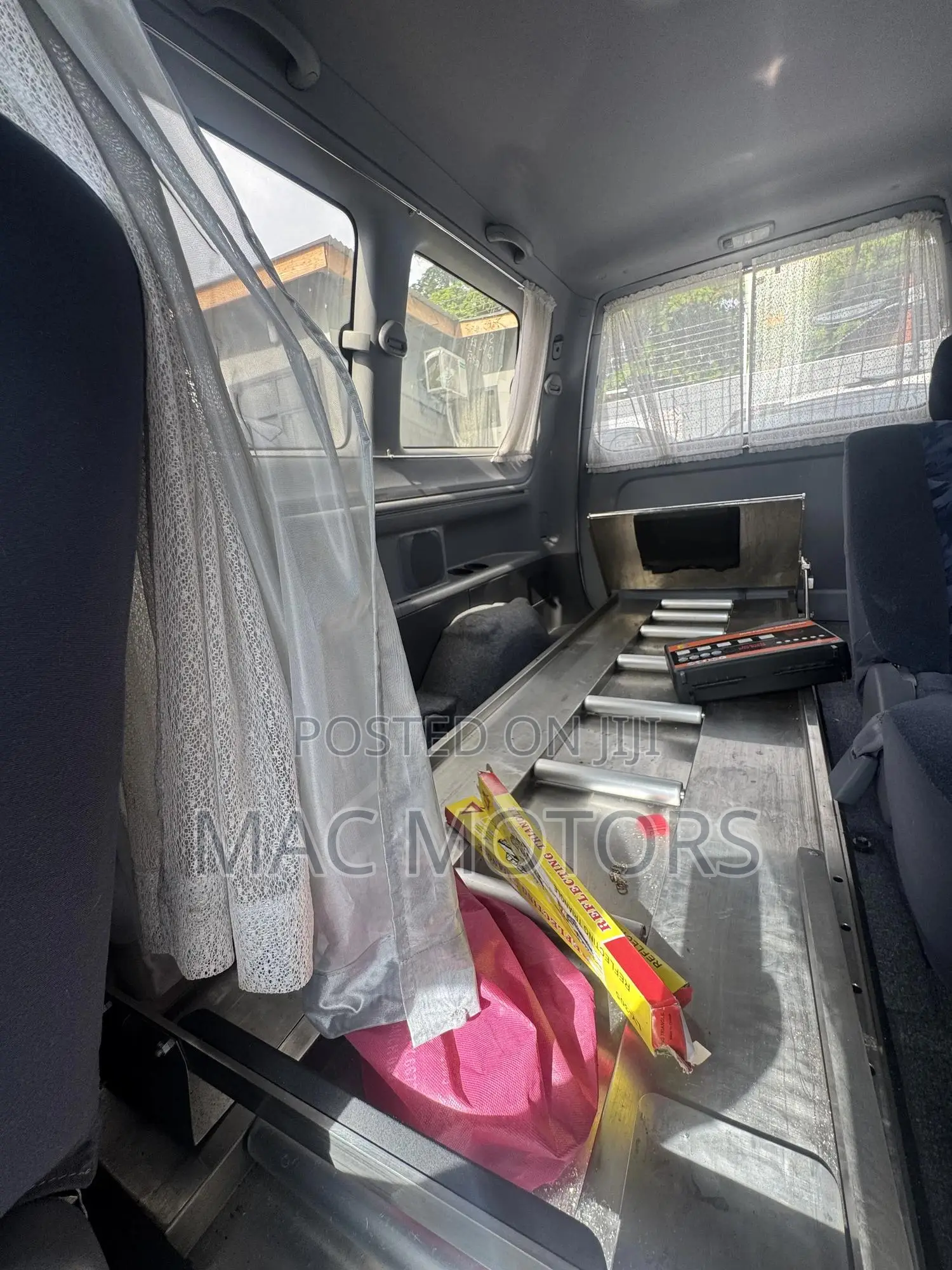 Toyota Noah 2001 Silver